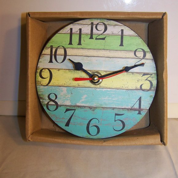Grazing Other - Small Beachy Desk/Wall Clock NWT
